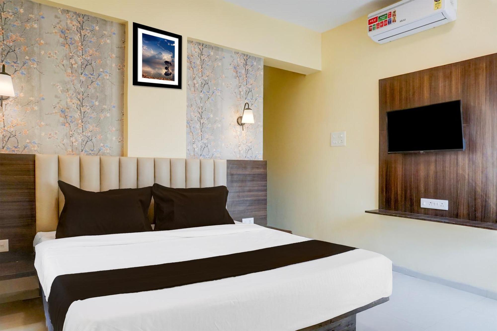 Super Collection O Veerbhadra Nagar Baner Hotel Meribel Village Exterior photo