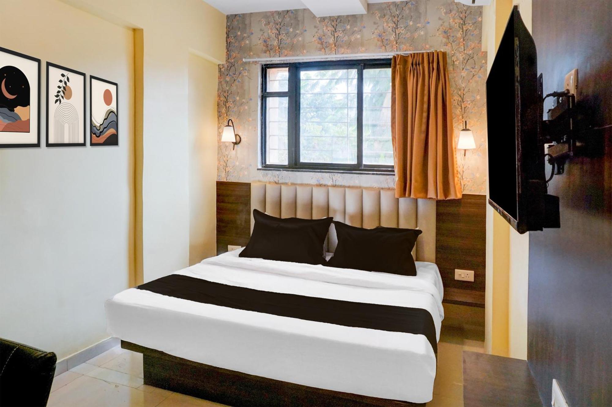 Super Collection O Veerbhadra Nagar Baner Hotel Meribel Village Exterior photo