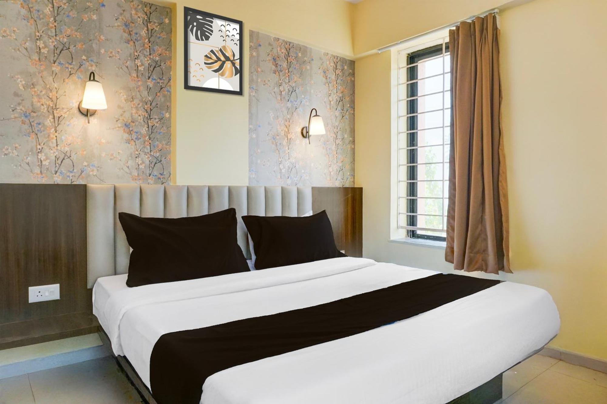 Super Collection O Veerbhadra Nagar Baner Hotel Meribel Village Exterior photo